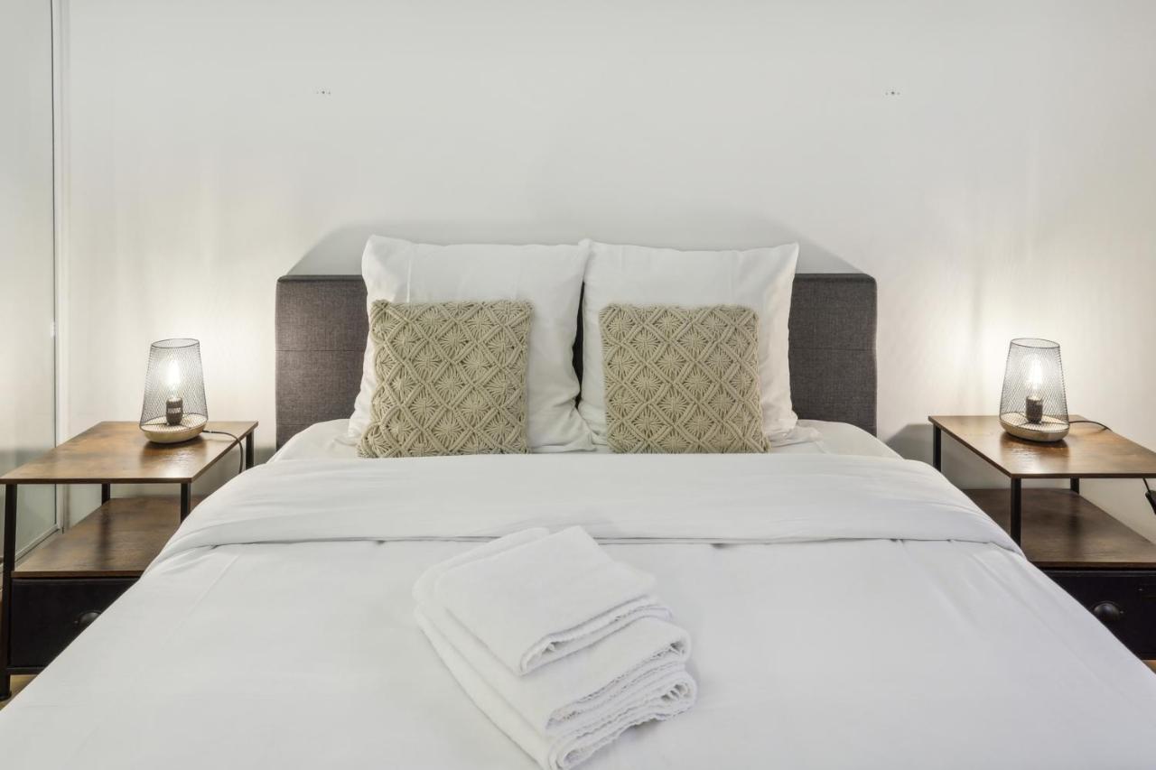 Superbe 2 Pieces Au Coeur Du Xvieme Bed and Breakfast Paris Eksteriør billede