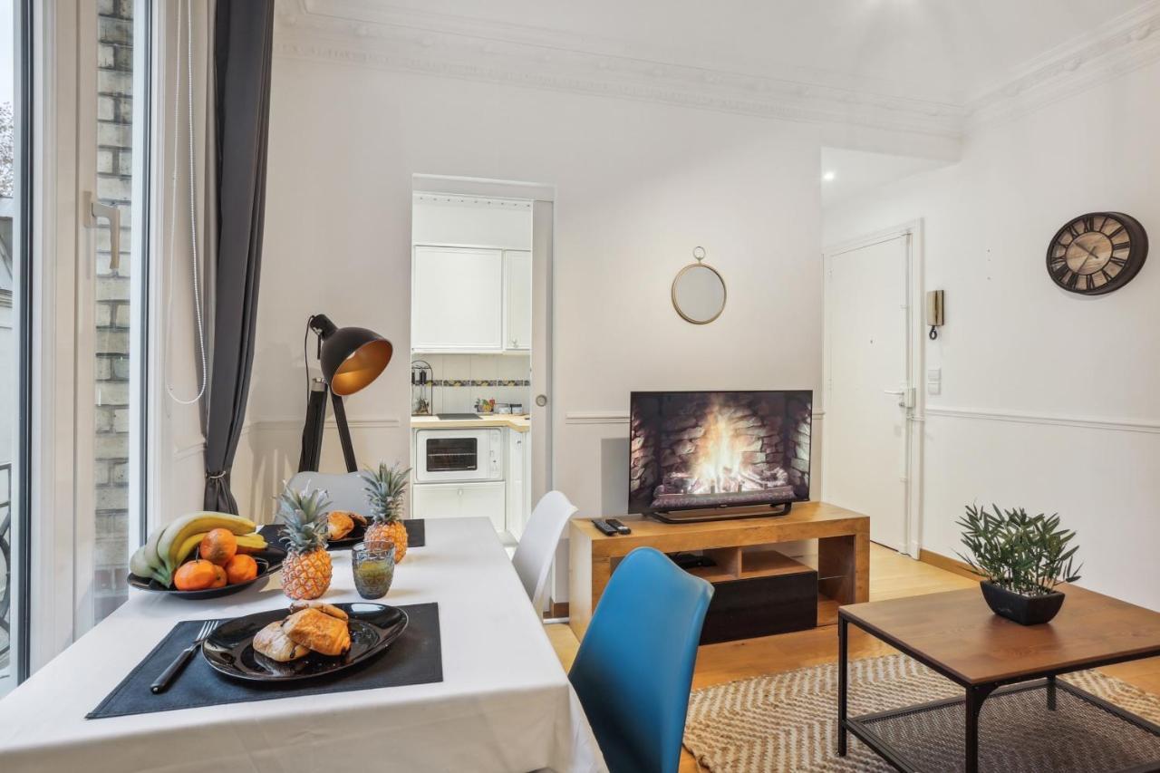 Superbe 2 Pieces Au Coeur Du Xvieme Bed and Breakfast Paris Eksteriør billede