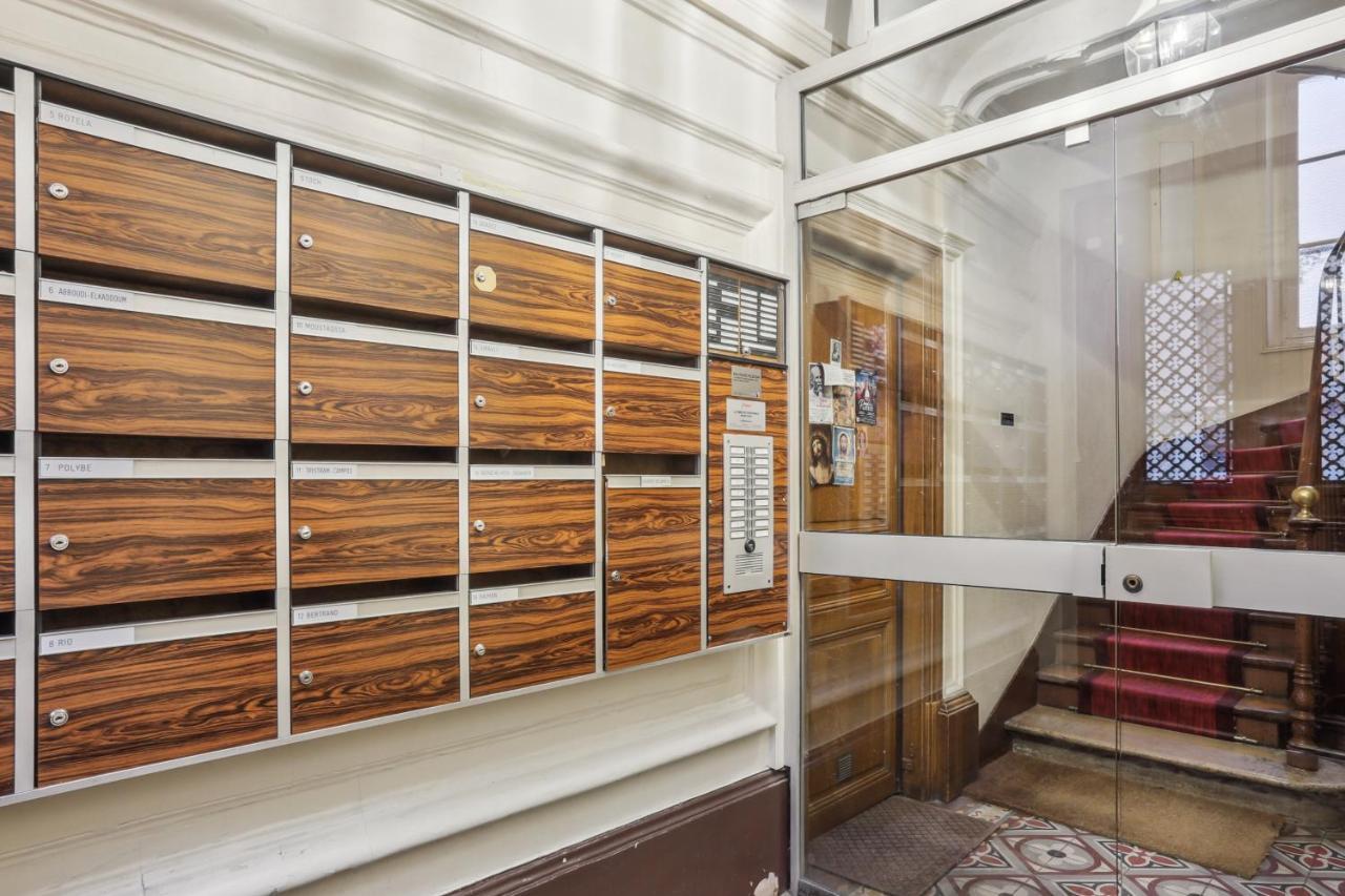 Superbe 2 Pieces Au Coeur Du Xvieme Bed and Breakfast Paris Eksteriør billede